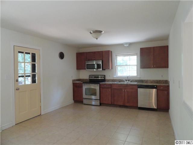 1060 Mclaughlin Dr, Charlotte, NC 28212