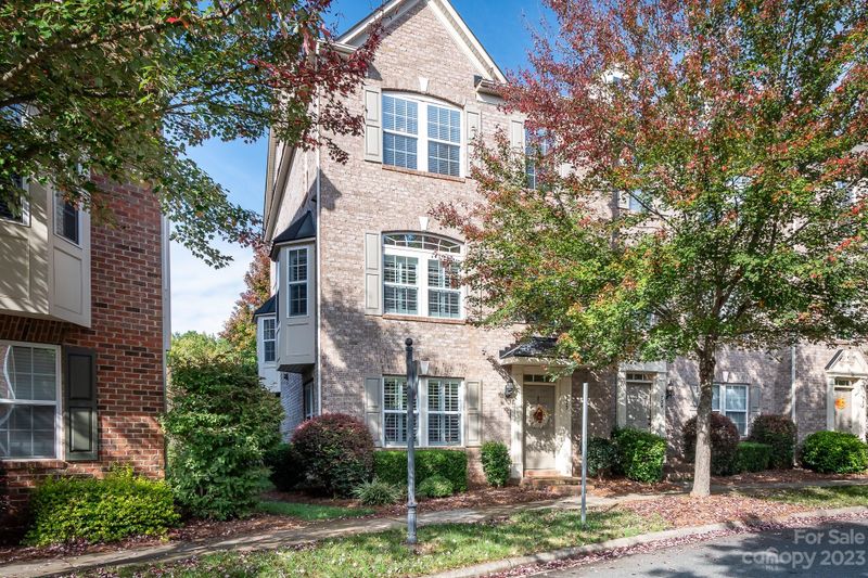 725 Naramore St, Davidson, NC 28036