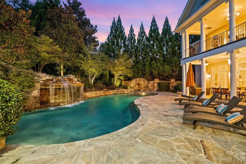4424 Fox Brook Ln, Charlotte, NC 28211