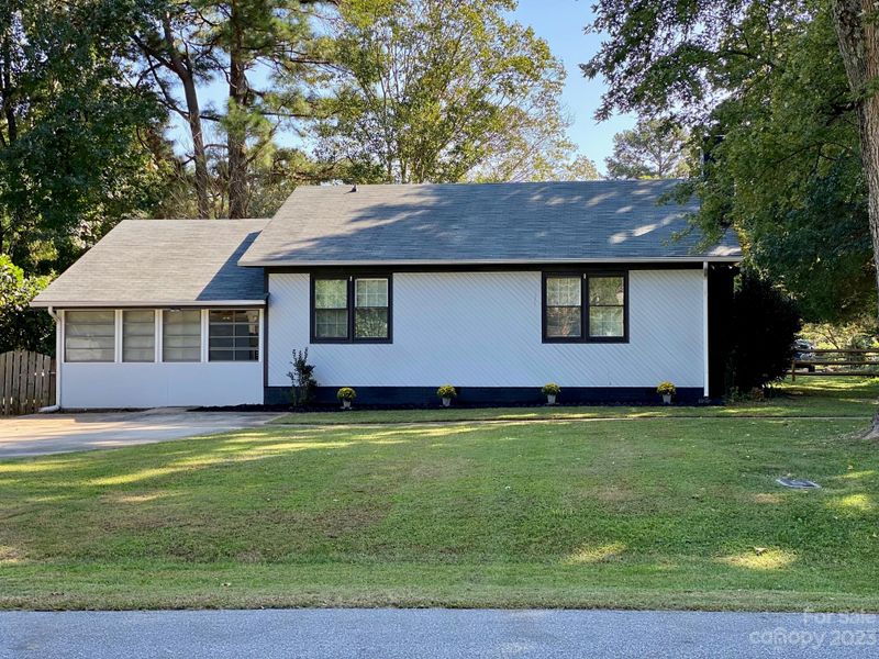 5901 Potter Rd, Matthews, NC 28104