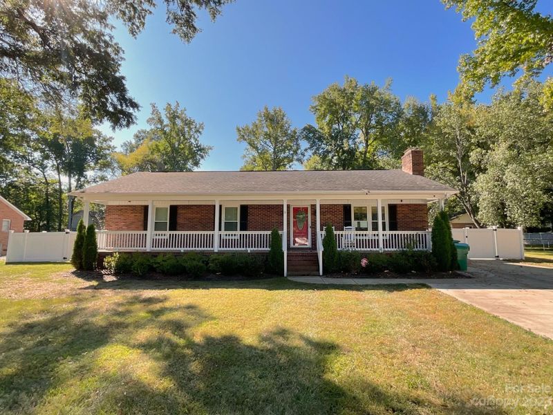 400 Parallel Dr, Harrisburg, NC 28075