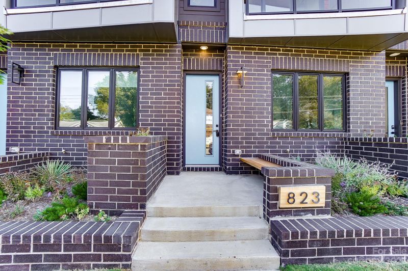 823 E 36th St, Charlotte, NC 28205