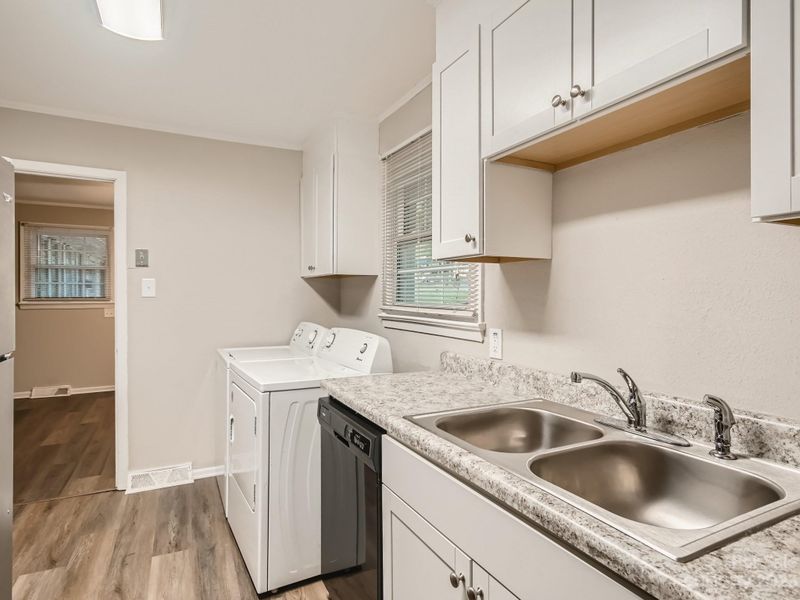 3025 Minnesota Rd, Charlotte, NC 28208