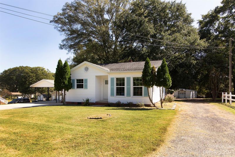120 Jenkins Ave, Mount Holly, NC 28120