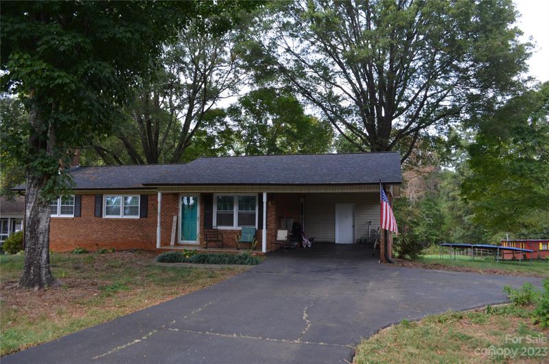 1758 Eastway Dr, Newton, NC 28658