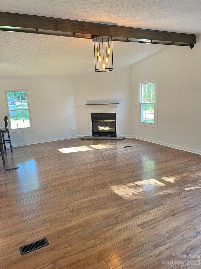 2812 Filbert Hw, Clover, SC 29710