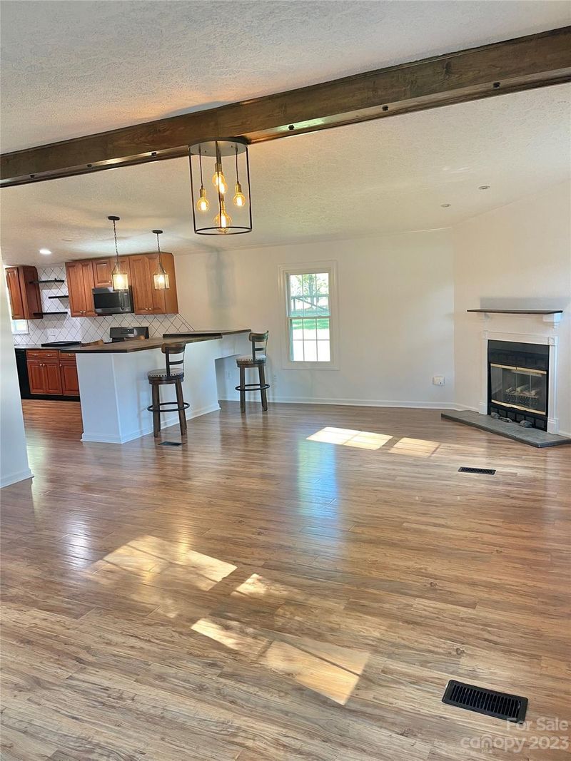 2812 Filbert Hw, Clover, SC 29710