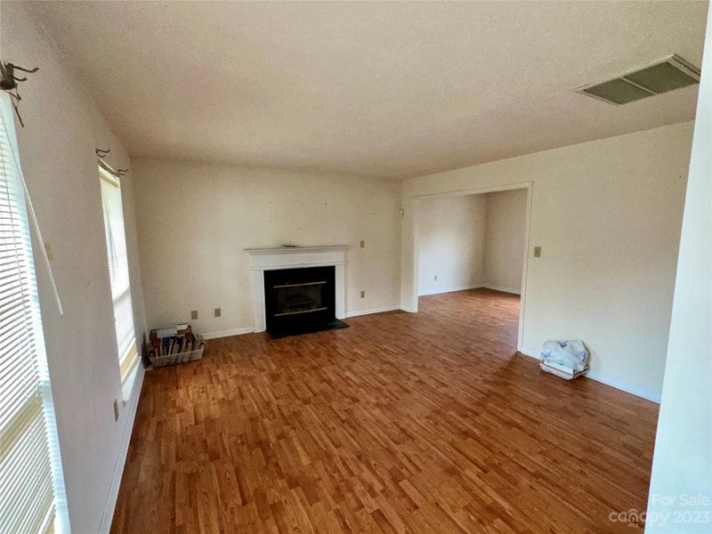 7403 Prindle Lake Dr, Charlotte, NC 28227