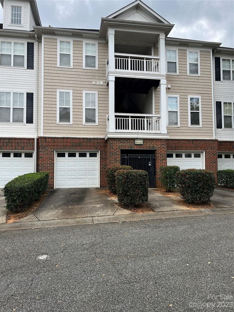 6774 Mallard Park Dr, Charlotte, NC 28262