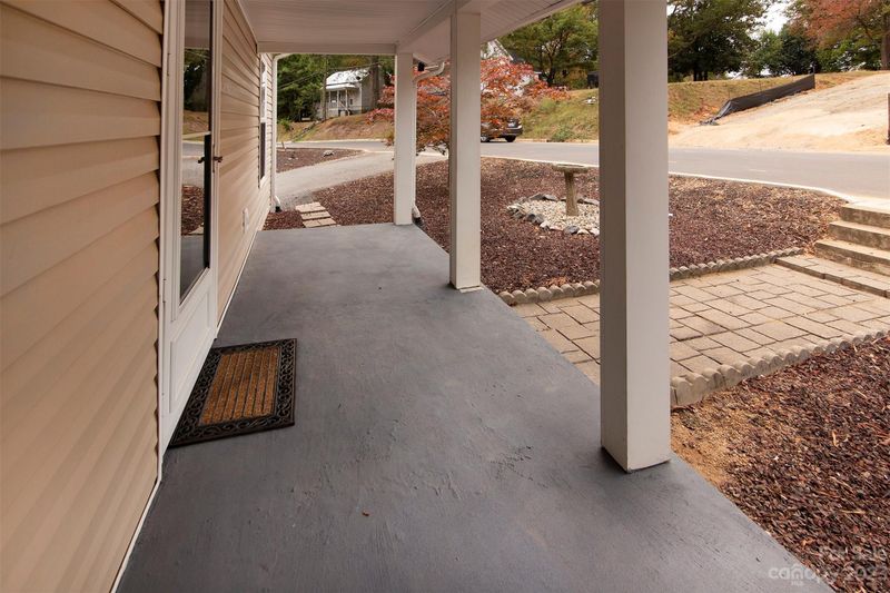 330 Nesbit Ave, Mooresville, NC 28115