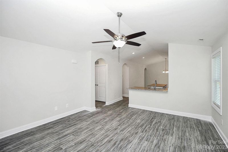 219 Sunray Dr, Lincolnton, NC 28092