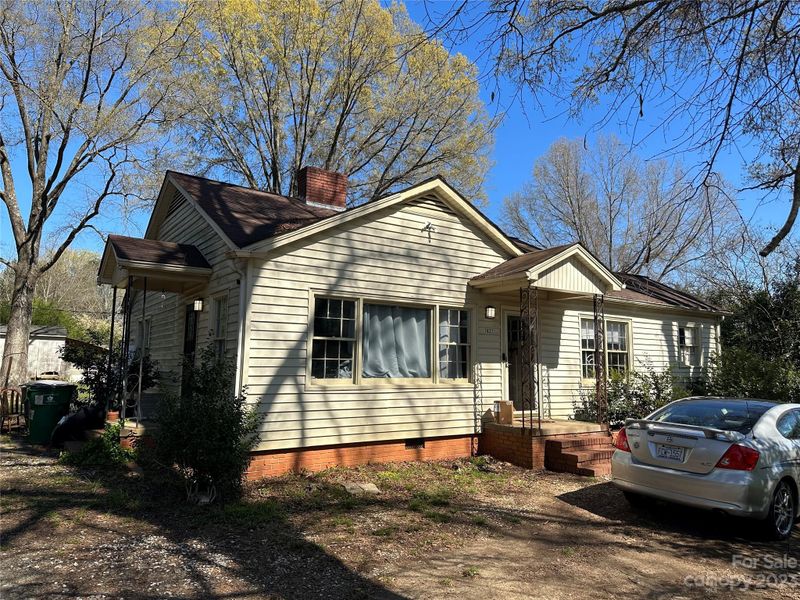 1827 Mclean Rd, Charlotte, NC 28213