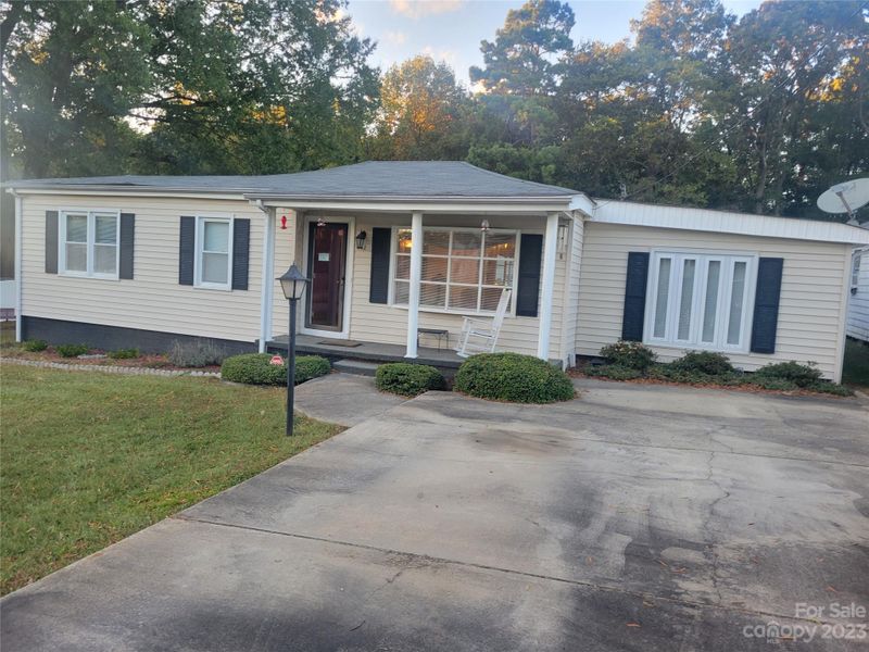 862 Sunderland Rd SW, Concord, NC 28027