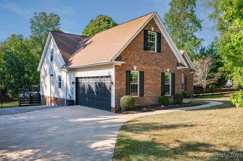 906 Silver Charm Ln, York, SC 29745