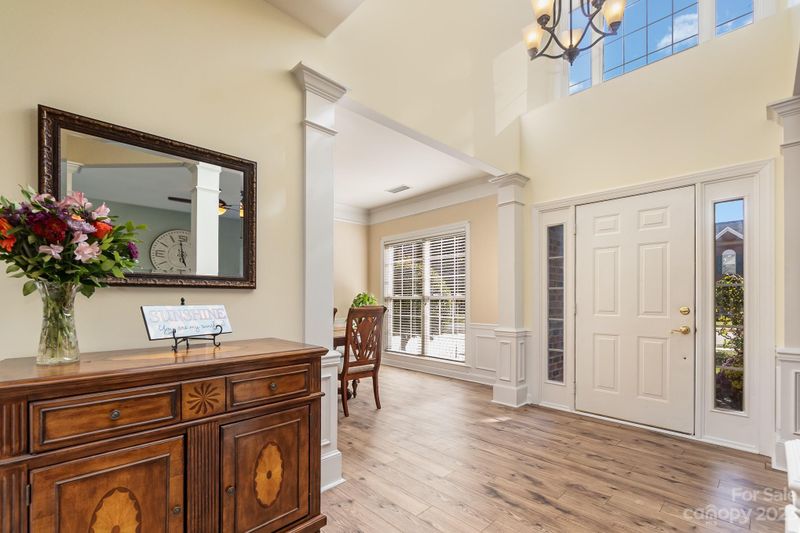 7303 Ridgefield Dr, Charlotte, NC 28269