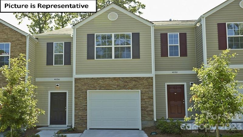 9110 Lowfalls Ln, Charlotte, NC 28216