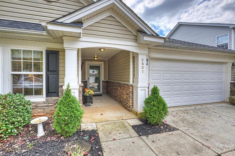 6607 Latherton Ln, Charlotte, NC 28278