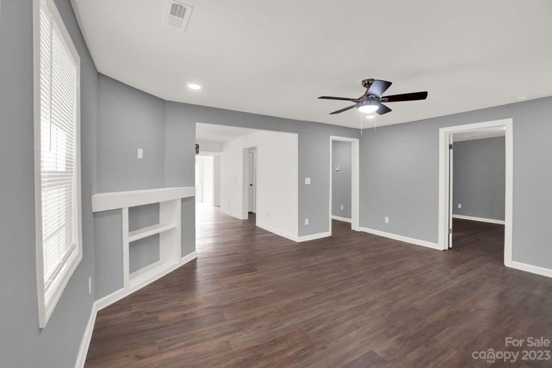 707 E 20th St, Newton, NC 28658