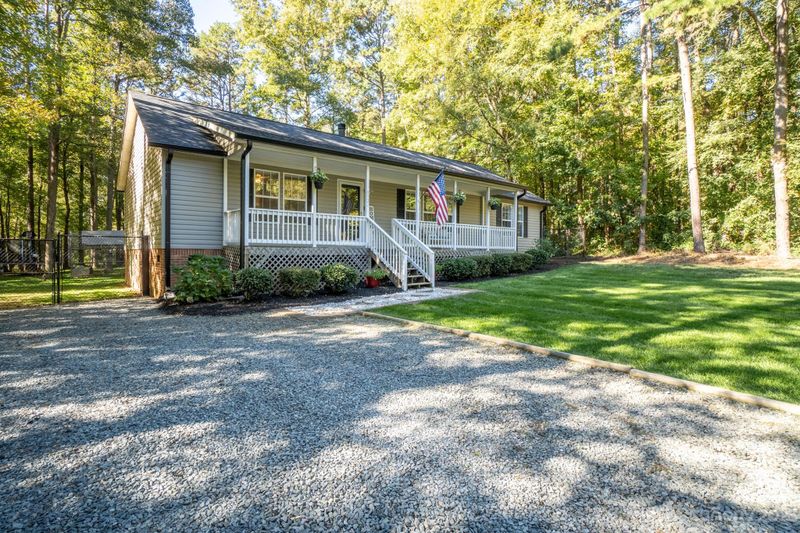 8921 Gosnell Dr, Charlotte, NC 28227