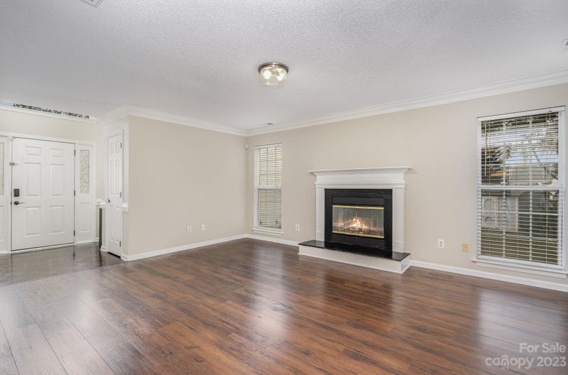 5566 Whisperfield Ln, Charlotte, NC 28215