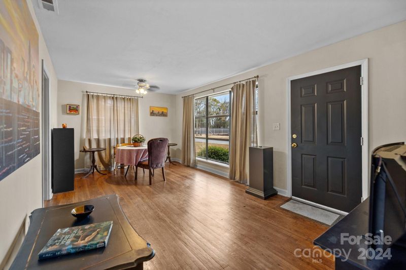 2214 Bancroft St, Charlotte, NC 28206