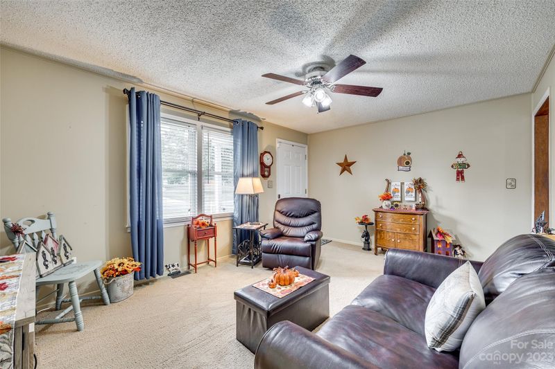 553 Glenn St, Chester, SC 29706