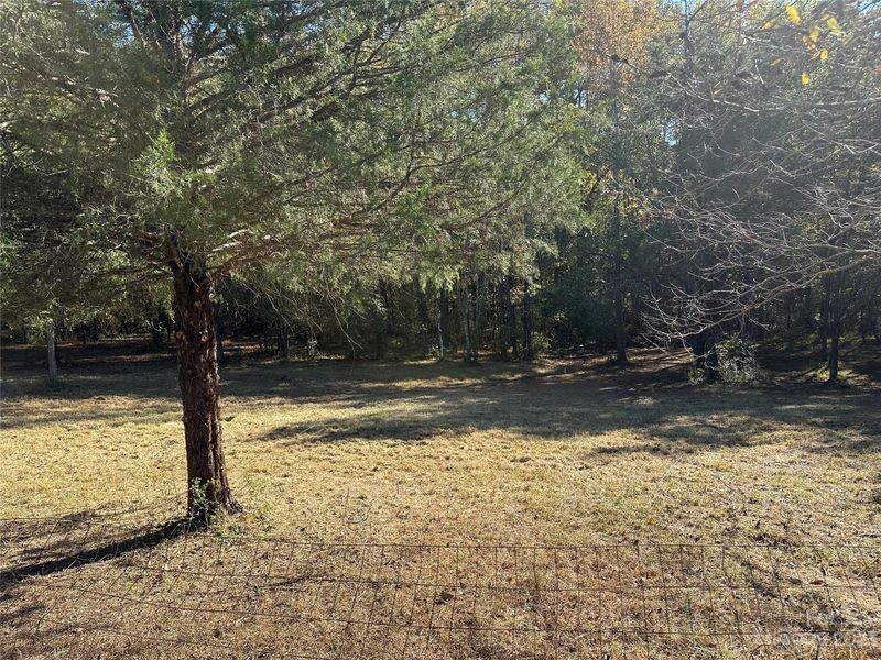 137 Cedarvale Dr, Harmony, NC 28634
