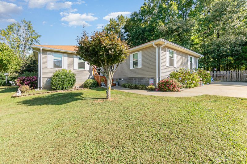 7850 Longbriar Dr, Kannapolis, NC 28081