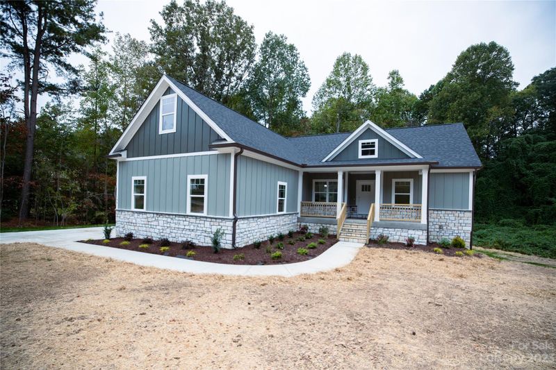 146 Twin Creeks Dr, Troutman, NC 28166