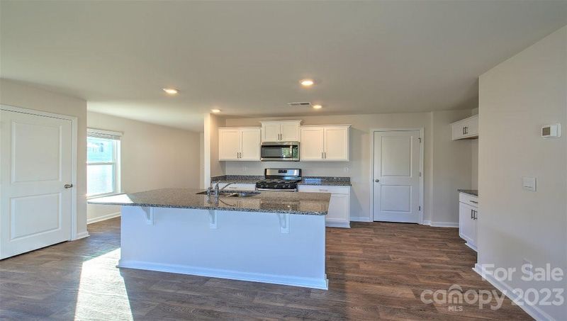 1353 Mifflin Ln, Dallas, NC 28034