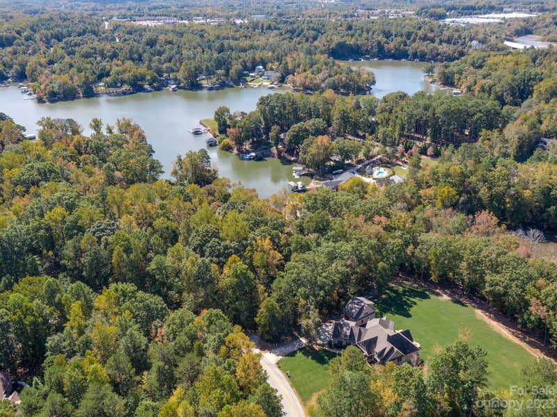 4801 River Oaks Rd, Lake Wylie, SC 29710
