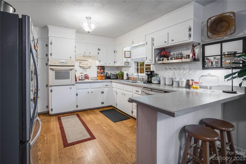 1236 Monroe Dr, Gastonia, NC 28054