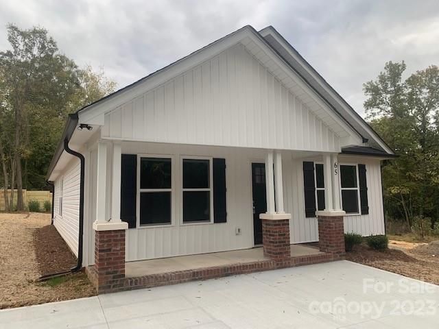 65 Lake Dr, Concord, NC 28027