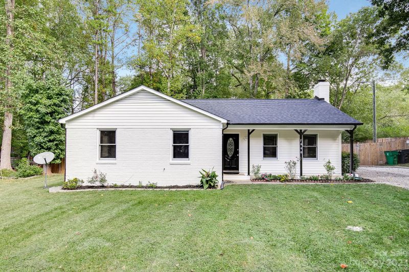 7640 Farm Gate Dr, Charlotte, NC 28215