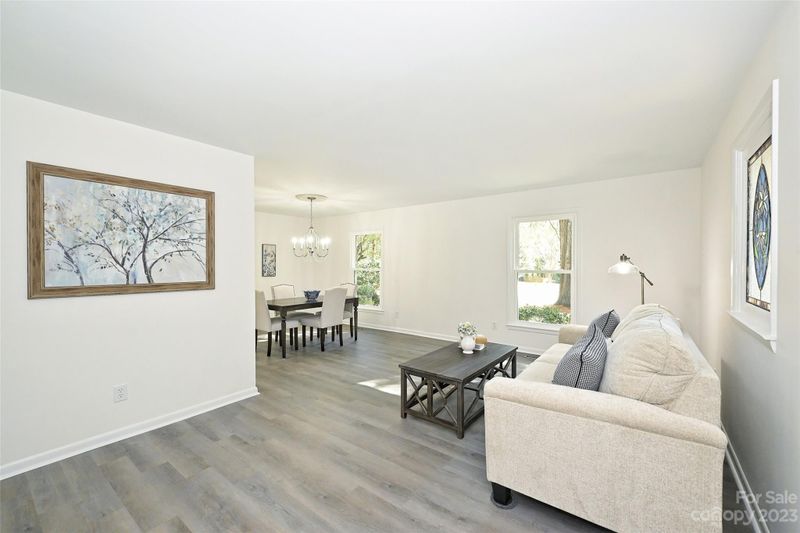 220 Pine Creek Dr, Charlotte, NC 28270