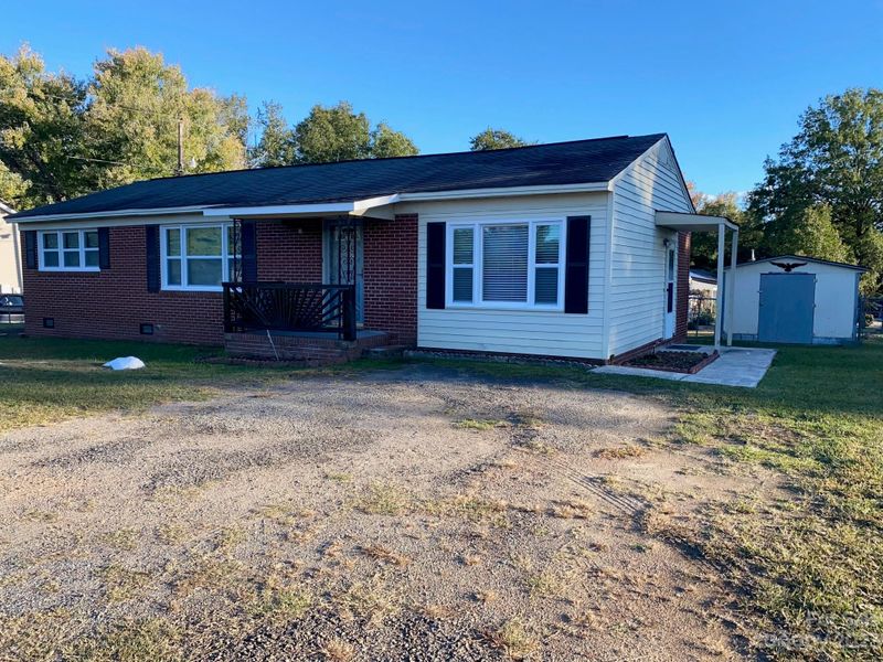 5294 Sweatt Mccullough Rd, Great Falls, SC 29055