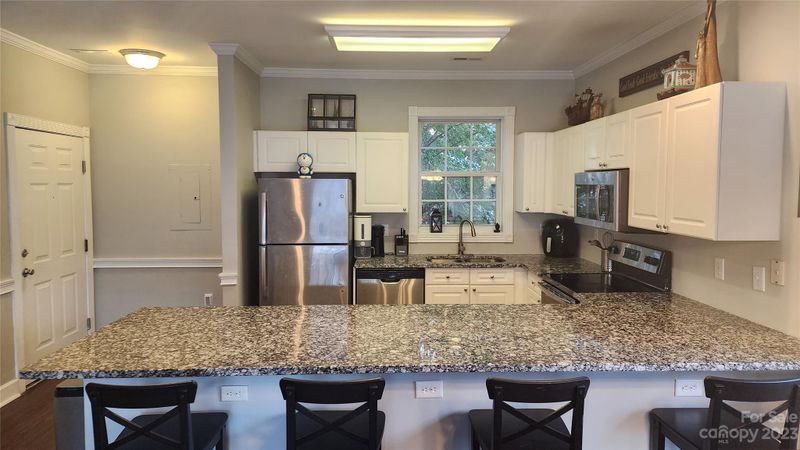 9121 Meadow Vista Rd, Charlotte, NC 28213