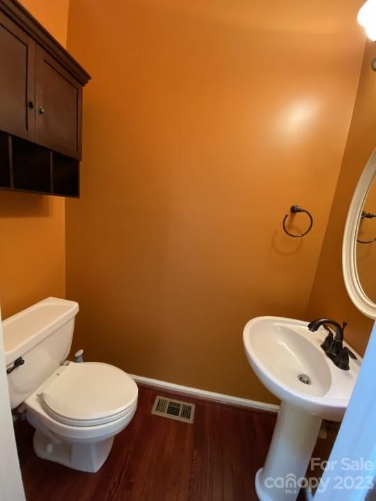 2807 Glen Summit Dr, Charlotte, NC 28270