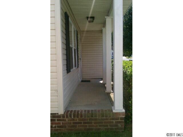 2226 Blue Hampton Ln, Charlotte, NC 28213