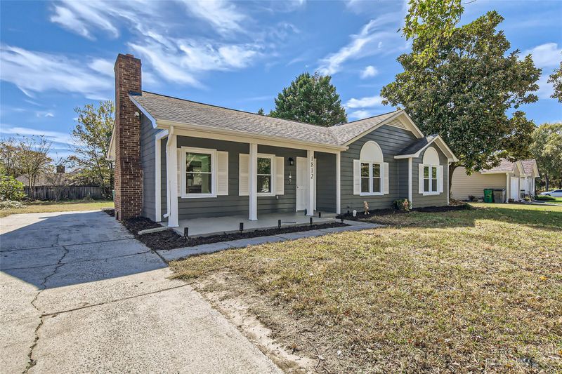 1812 Hedgelawn Dr, Charlotte, NC 28262