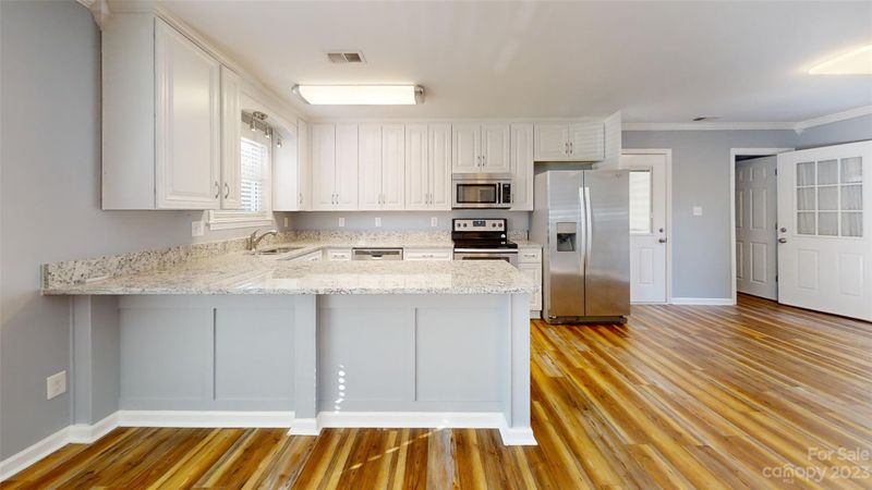 325 E Carter St, Lincolnton, NC 28092