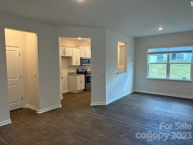 9035 Lowfalls Ln, Charlotte, NC 28216