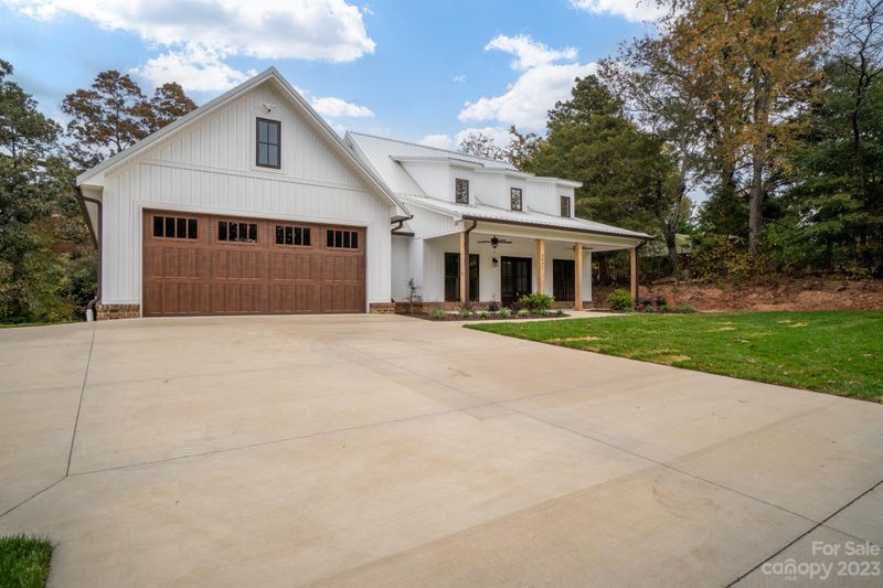 2037 37th Ave NE, Hickory, NC 28601