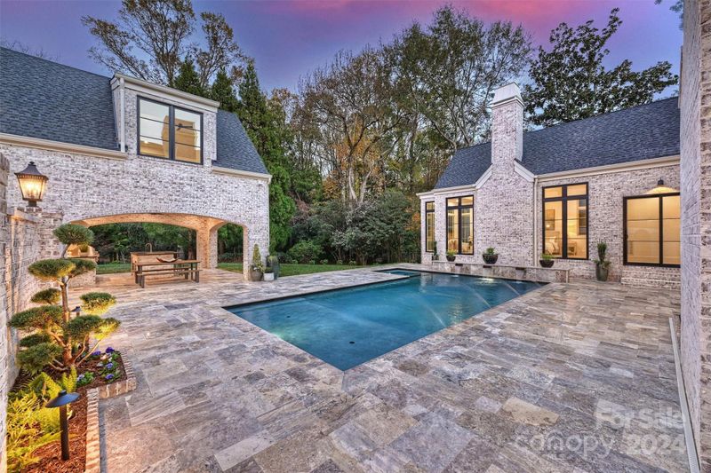 3735 Abingdon Rd, Charlotte, NC 28211