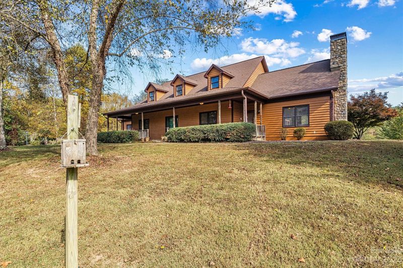 1498 Camp Creek Rd, Hickory, NC 28602