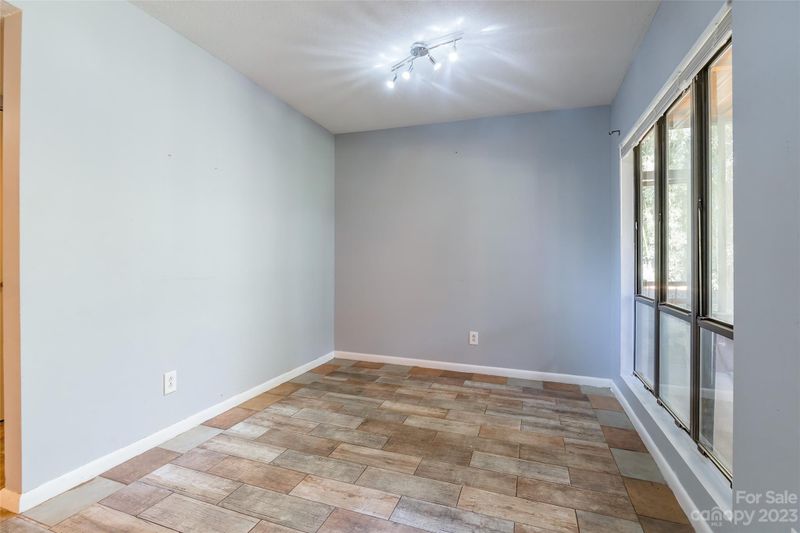 8041 Cedar Glen Dr, Charlotte, NC 28212