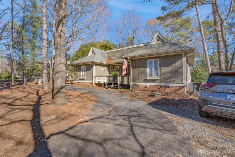 16054 Molokai Dr, Tega Cay, SC 29708