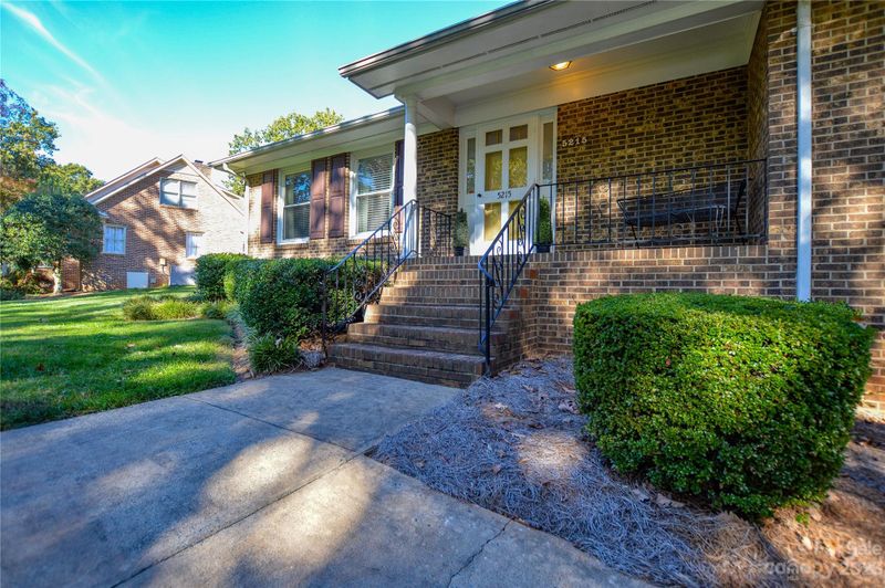 5215 Rocky River Rd, Charlotte, NC 28215