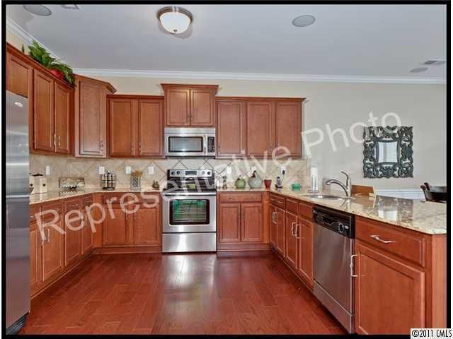 1049 Ellis Pond Dr, Rock Hill, SC 29730
