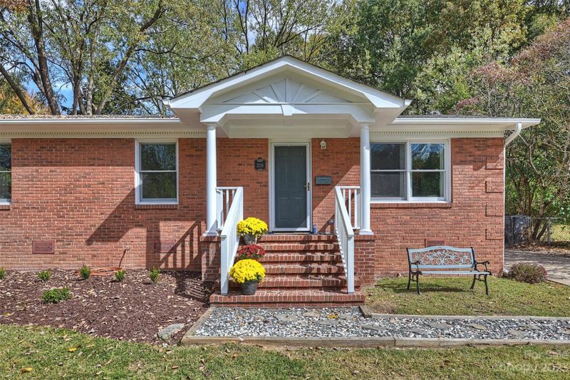 2226 Birchcrest Dr, Charlotte, NC 28205